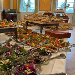Firma Vinsmagning og Tapas i det rustikke Odd fellow Pal� i Roskilde